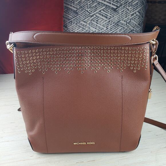 MICHAEL KORS |  Hayes Large  |  Brown |  Grommet  Leather | Bucket Bag - Picture 1 of 10